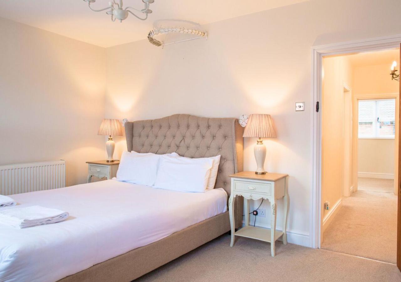 הוילה Charming 2 Bed House In Tewkesbury Centre מראה חיצוני תמונה